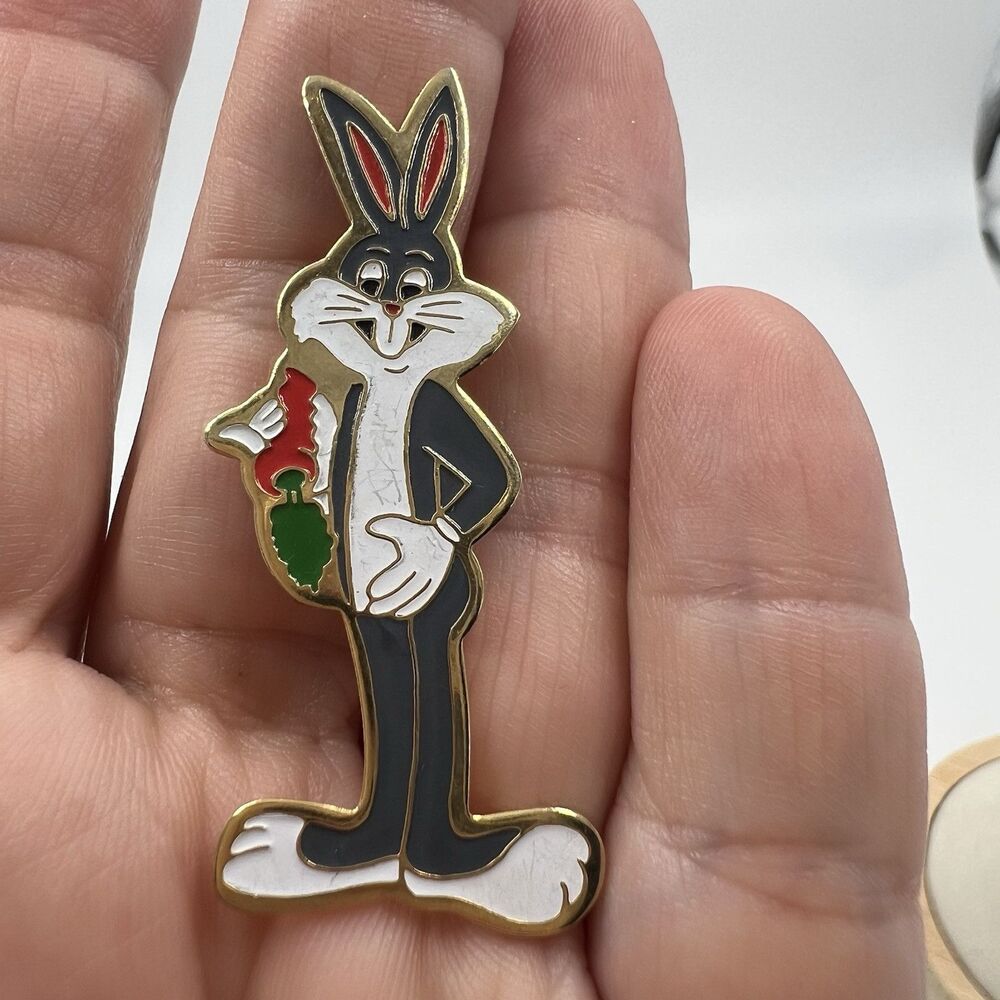 Vintage 80's Bugs Bunny Cartoon Character Eating Carrot Enamel Metal Pin